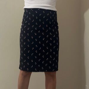 Ann Taylor Pencil Skirt Womens Size 4 Black Floral Above Knee Back Slit